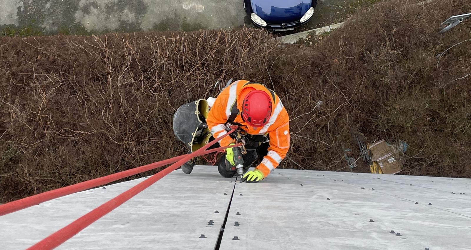 Bez zbyte�n�ho omezen� okol� domu a s minim�ln�m dopadem na chod objektu.